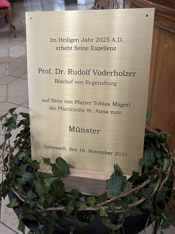 Bild "Pfarrei Gotteszell:Muenster-4.png"