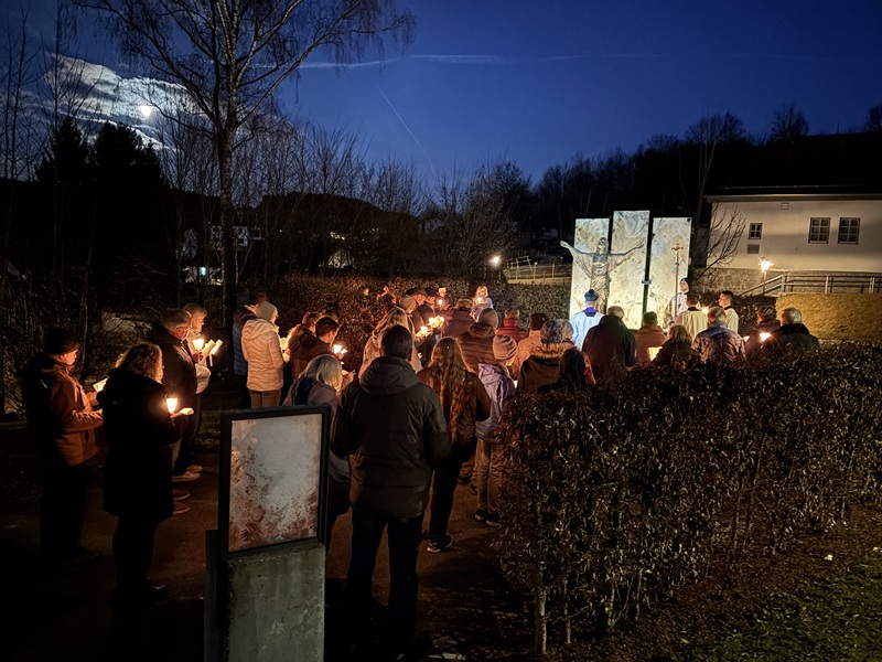 Bild "Pfarrei Teisnach:Lichterschein-01-2026.jpg"