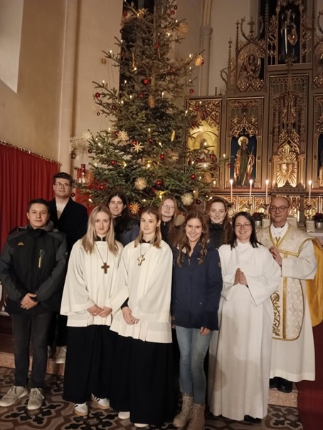 Bild "Pfarrei Teisnach:Ministranten-Verabschiedung-12-24.jpg"